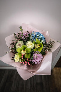 Fleur n Bloom Handtie Bouquet